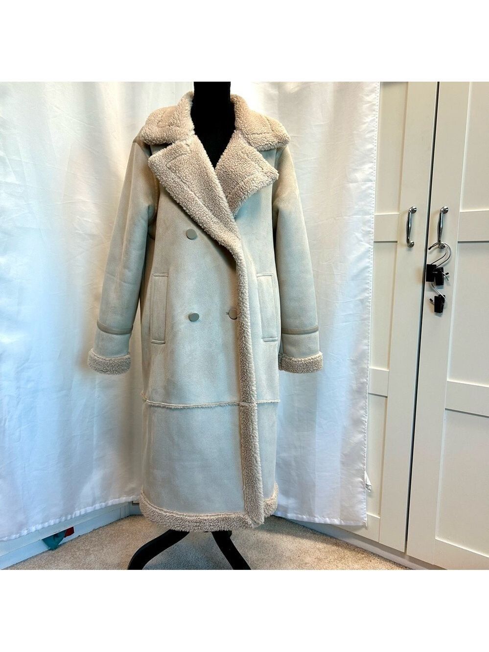 American Eagle double-breasted Vegan faux shearling coat light beige cream Sz L - Picture 4 of 14